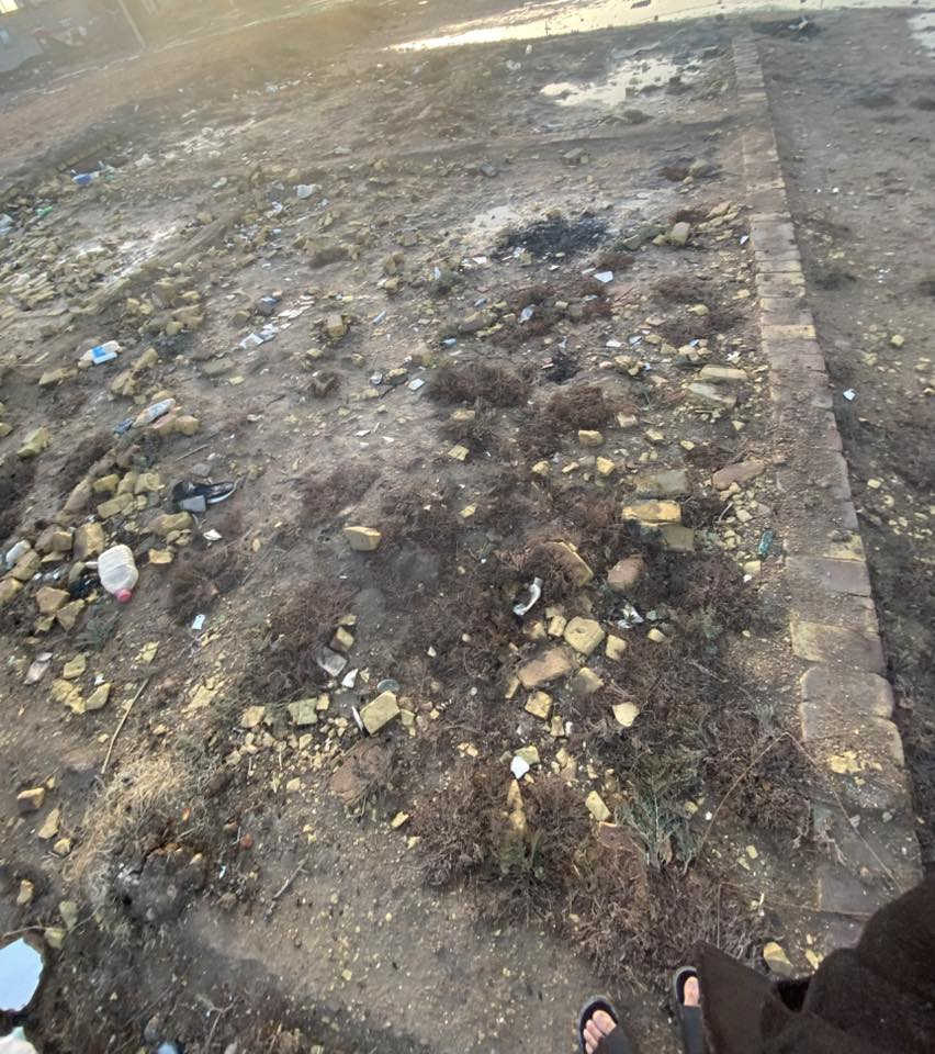 السلام عليكم متوفر عرصه للبيع  في حي الأمين خلف معمل الاصباغ عمود 643 بشارع جامع امير الأمؤمنين المساحه 100 متر  اضافه العرصه بيها بتلو طابوك قديم ويبعد تبليط. عنها مسافه بسيطه كلش السعر (راسلني خاص وبيك خير ودلل)
للأتصال /***********
