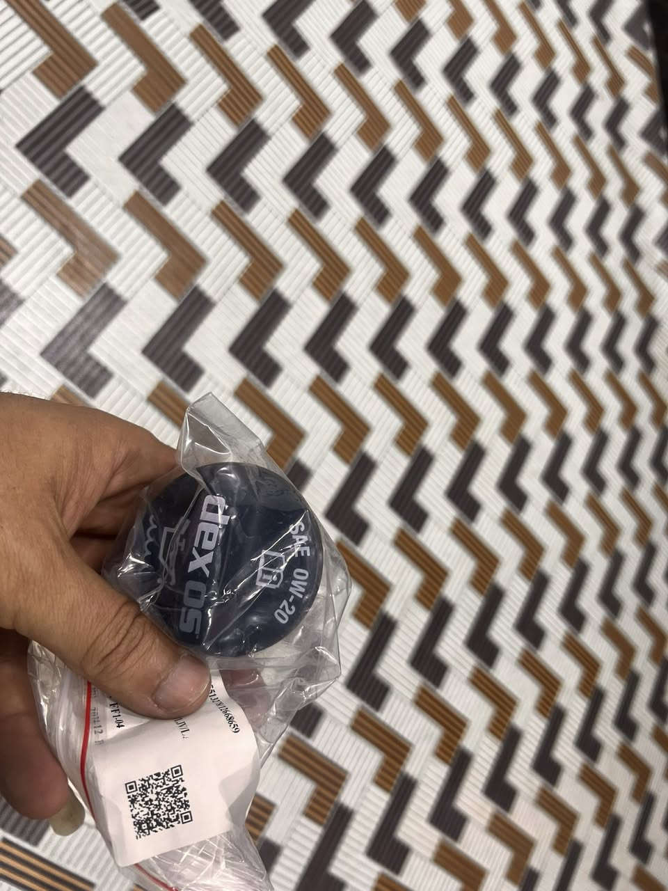 السلام عليكم قطع غيار كديلاك CT5 AND CT4 كلشي موجود بالصور موجود يمي للتواصل ***********
او ***********
