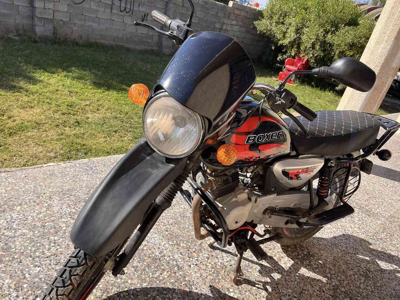 السلام عليكم دراجه بوكسر للبيع موديل 2023 مرقمم 
الدراجه نضيفه المكان بغداد المحموديه السعر 2100
الرقم :***********
