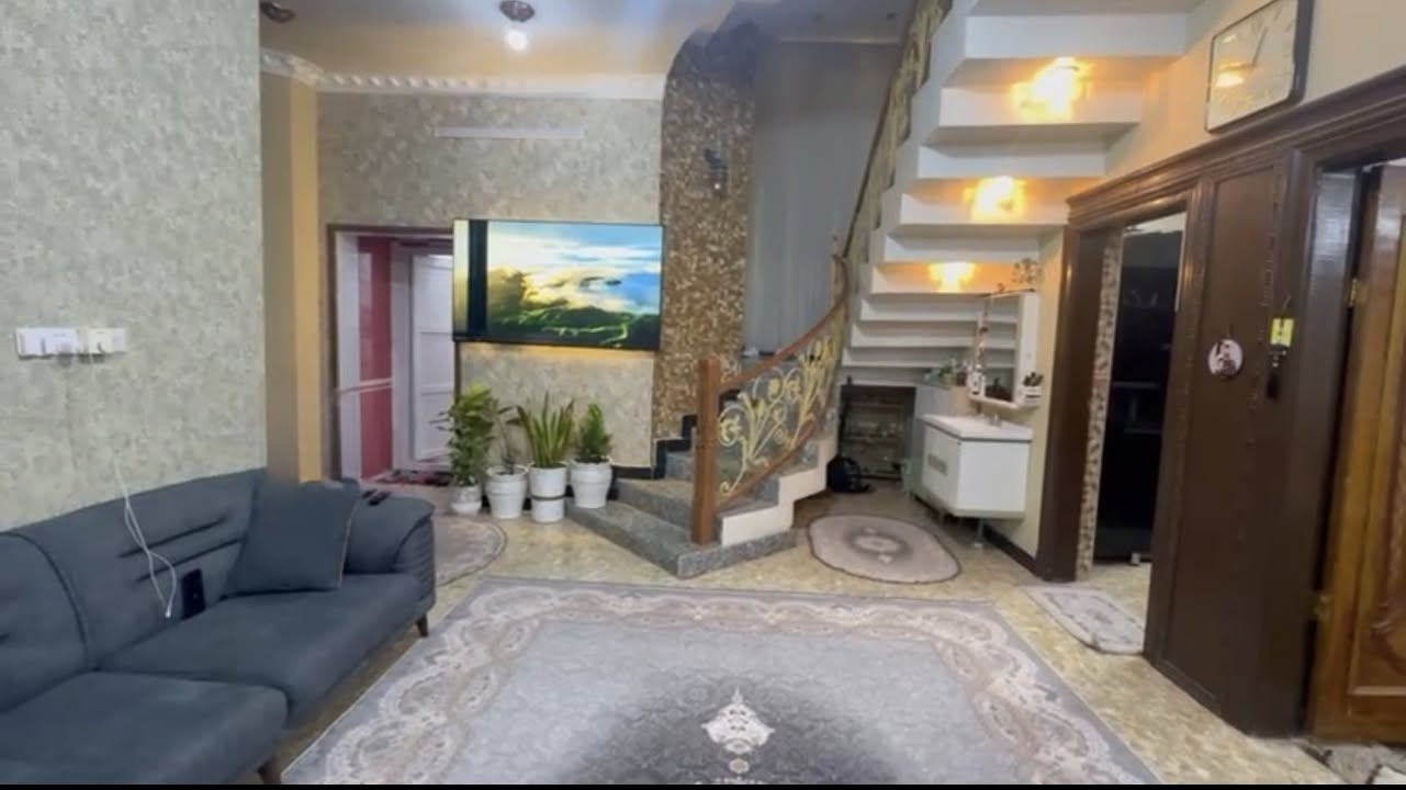 السلام عليكم                                                                     منزل للبيع في ياسين خريبط 200م طابق ونص في الزون الثاني خلف مجمع سبع سنابل للاستفسار الاتصال على هذا الرقم ***********
