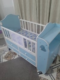 سرير اطفال الطول متر ونص نضيف كلش للبيع السعر 150 وبي مجال للشراي  078...