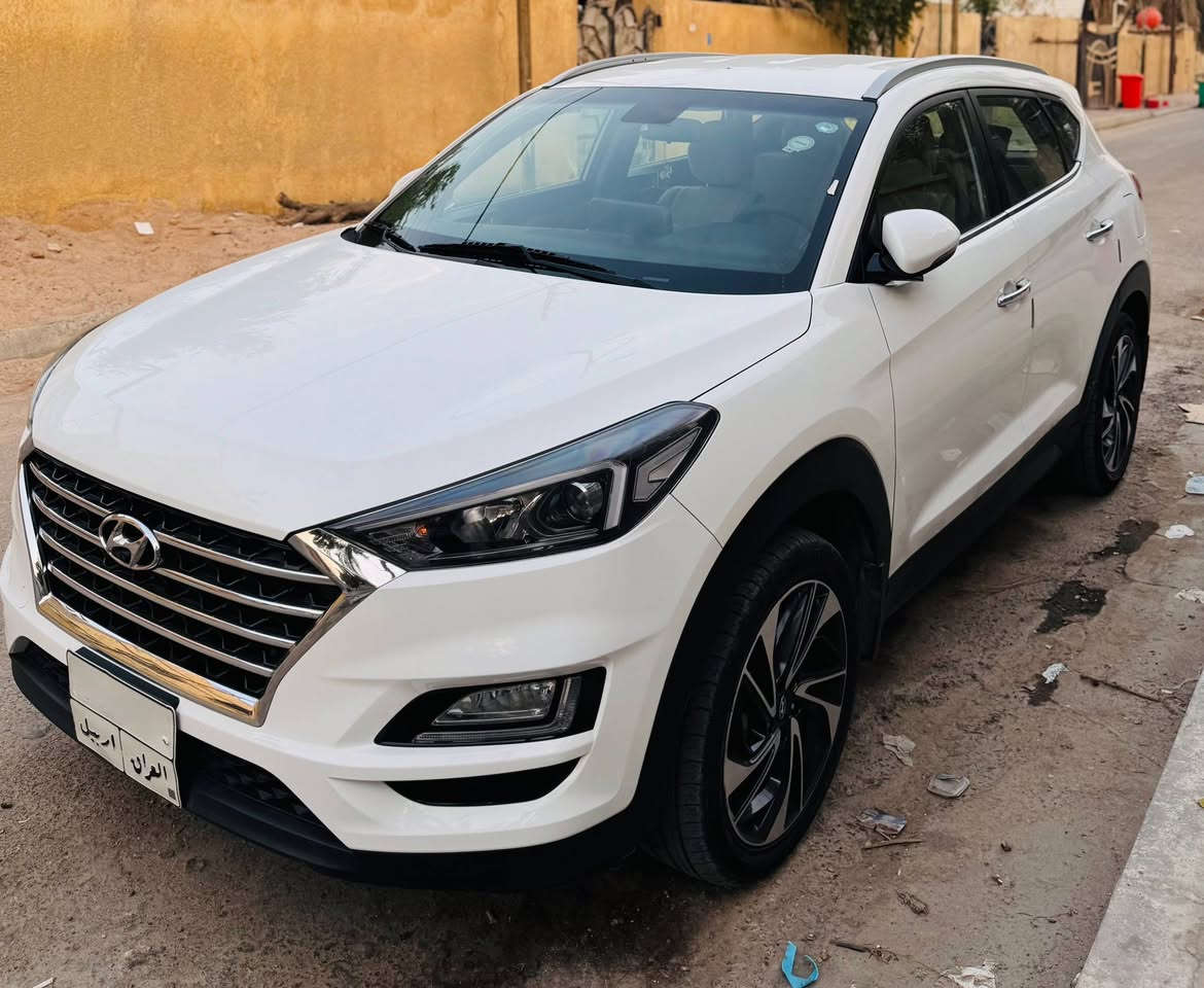 للبيع توسان 2021 (شكل 2020)  ✅

سعرها ادخل ع رابط https://t.me/carssofiraq/16352

لون أبيض
🔹 ماشية:70,000 كم
🔹 حالة السيارة: نظيفة، بيها بارد بالباب الخلفي موضح بالصوره ،مبدل كفر لايت الامامي جهه اليمين 
🔹 محرك + گير بحالة ممتازة
🔹 داخلية نظيفة، كلشي شغال 100%
🔹 طخم تايرات جديد 
مواصفات :sle عدا فتحه السقف 
المحرك:
 • 4 سلندر، 2.0 لتر (Gasoline)
 • قوة تقريبية 155–164 حصان
 • ناقل حركة أوتوماتيك (6 سرعات) 
 • نظام الدفع: دفع أمامي (FWD) 
 • الداخلية:
 • مقاعد مخمل
 • تحكم كهربائي بالمقاعد الأمامية
 • مقود متعدد الوظائف مع أزرار تحكم
 • شاشة وسطية لمس 10 إنج مع بلوتوث/USB/أندرويد
 • كاميرا رجوع واماميه+ حساسات خلفية واماميه
 • مكيف هواء أوتوماتيك ثنائي المنطقة
 • الأمان:
 • 4 وسائد هوائية
 • مانع انزلاق (ESP) + ABS + EBD
 • نظام تثبيت السرعة (Cruise Control))
 • ويل سبورت أصلية مقاس 19 إنج
 • مرايا كهربائية مع إشارة انعطاف
 • إضاءة LED أمامية + خلفية
 • الدخول والتشغيل بدون مفتاح (Keyless Start)
رقم اربيل 
الموقع /البصرة
للاستفسار:***********

.

🚗اعرض سيارتك ع اقوى قناة تلكرام و واتساب و صفحتي فيسبوك للبيع و شراء سيارات ادخل ع رابط 👈 https://t.me/carssofiraq
