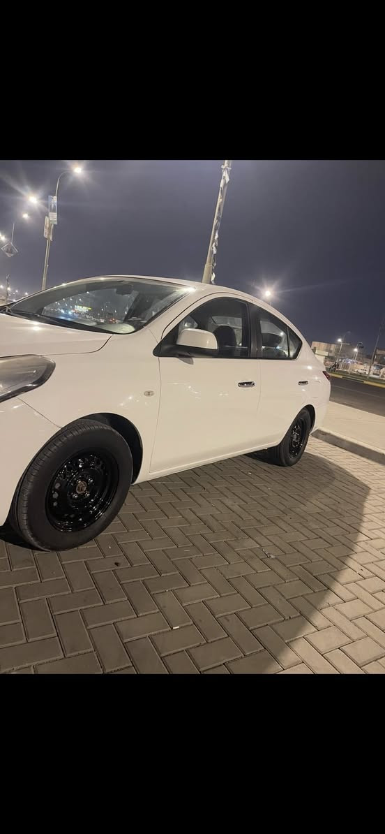 السلام عليكم نيسان صني 21 مبدل قبق جنطة اثر ضربة خفيفة السنوية تنتهي بشهر ال 8 السيارة ماشية 150 الف ما بيها اي نقص تخم تاير جديد حدادة 90 بالمية كير مكينة مكفولة تبريد ثلج سيارة جاهزة شغل واطلع وين ما اريد 
مكاني بصرة عشار 
***********
