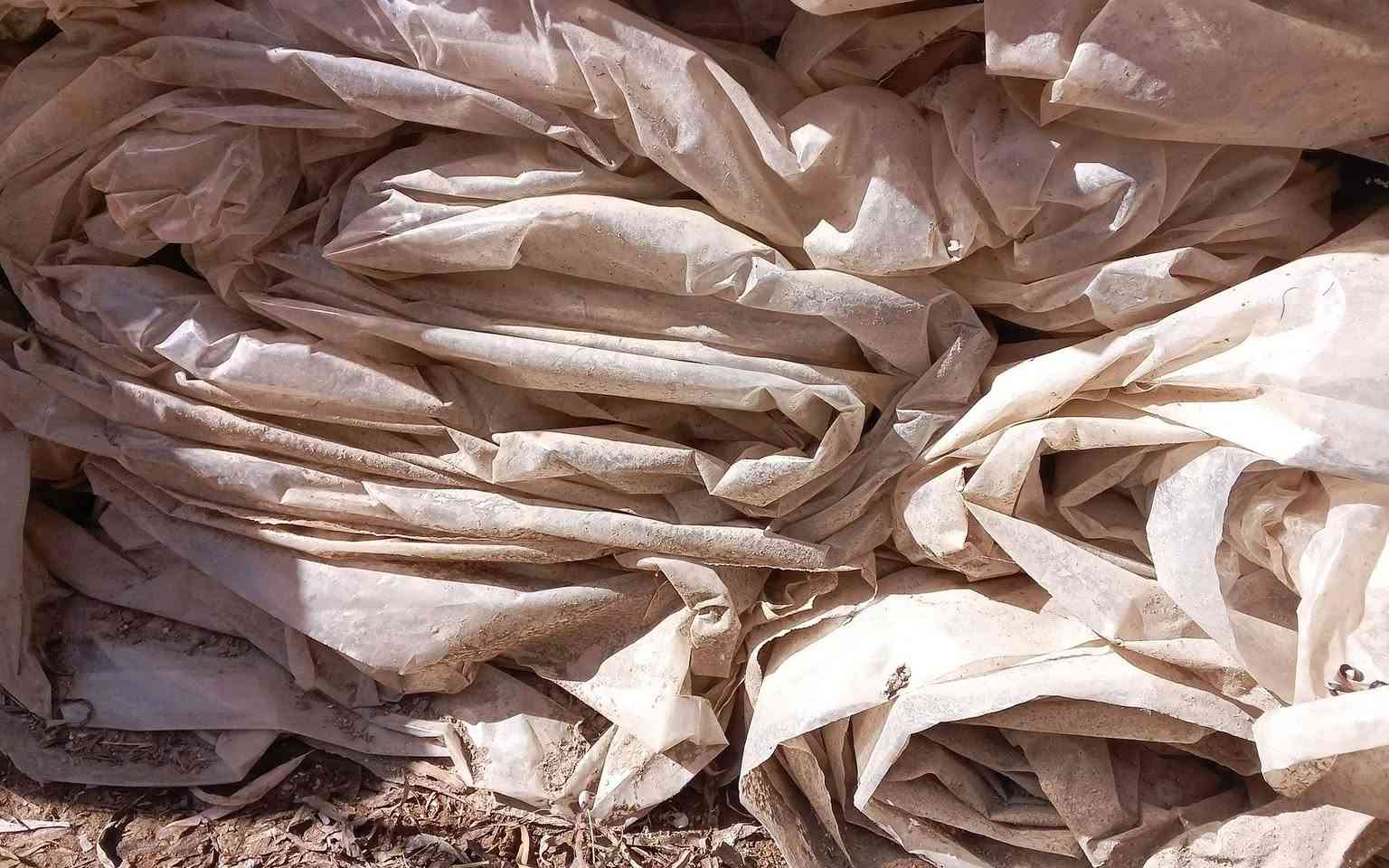 🚜🌱 إلى الفلاحين العراقيين 🌱🚜
السلام عليكم ورحمة الله وبركاته 
متوفر عدنه نايلون زراعي للبيوت البلاستيكية الصغيرة
جودة عالية ✔️
يتحمّل الحر والبرد ✔️
يحافظ على المحصول ويزيد الإنتاج ✔️
إذا تريد تعبك ما يضيع
وتريد محصول يبيض الوجه 💪
هذا الحل المناسب إلك
مستخدم شهر واحد فقط بعده جديد 
نوع نايلون درجه اولى 

📍 العنوان:
واسط – الصويرة – قرية جويميسة الغربية
📞 للاتصال:
***********
***********
