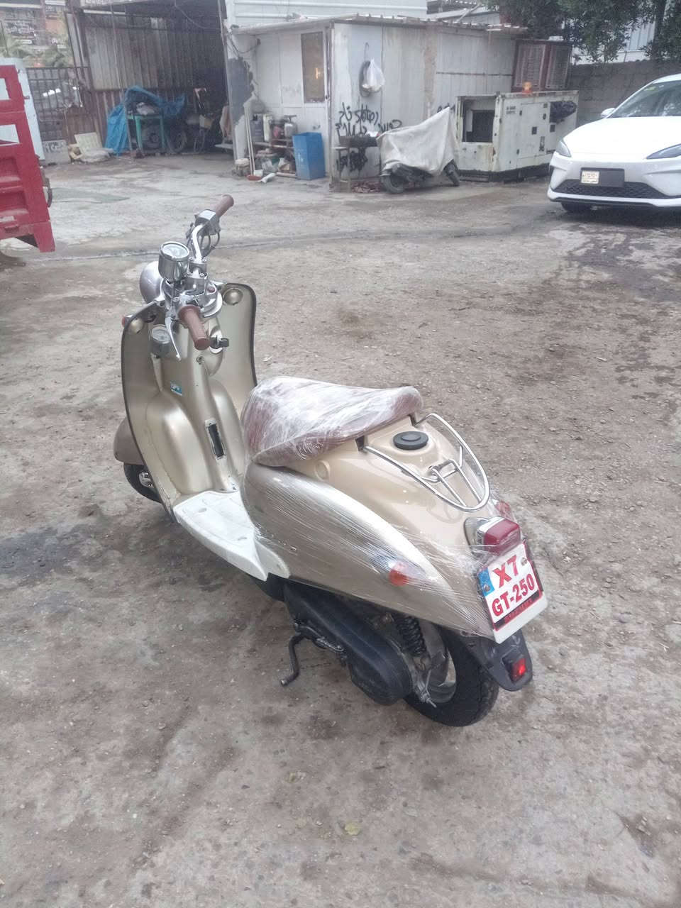 كلاسك فحل سلف وهندر شلعه معدل كهربائيات كلها شغاله السعر ٣٠٠ وبيها مجال بسيط الاتصال ***********
