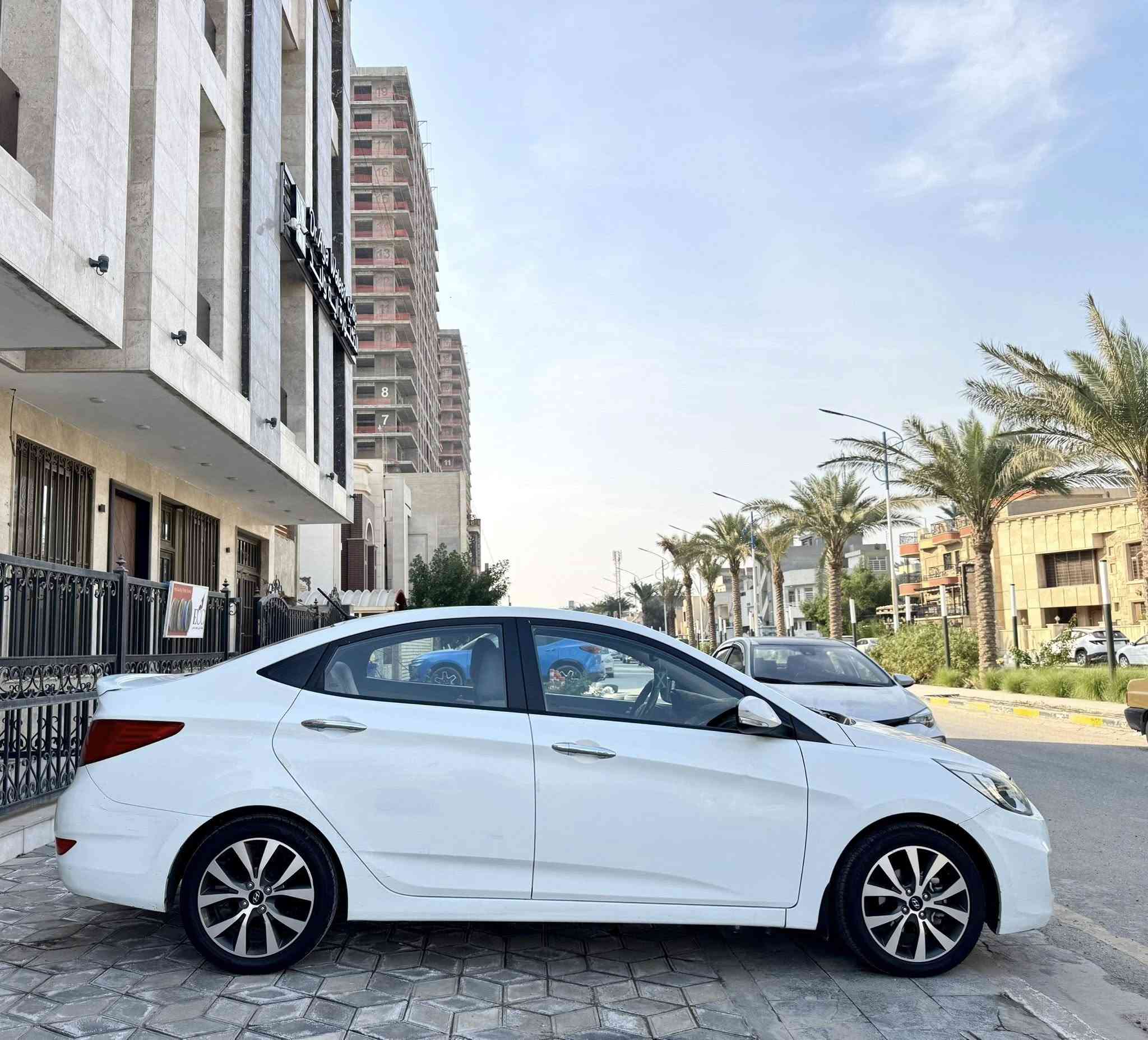 السلام عليكم 
اللبيع أكسنت خليجي  
الموديل 2016
مكفوله من الصبغ والضربة
تحكم ستيرن
محرك 1600
ويل گب گروم
بك لايت ليد
داخل صاجي
أشاير بالمري 
تبريد ثلج
تايرات جديدة
ماشية 58 حقيقي
سياره جاهزه وأستعمال شخصي بعدها بوضع الشركة
بأسمي رقم بغداد الجديد تحويل ثاني يوم سنويه ٢٠٣٠ تاريخ صلاحية
السعر وبيها مجال 117 بيها مجال بسيط  !!
مكان السياره بغداد اليرموك اربع شوارع
رقم الهاتف / ***********
