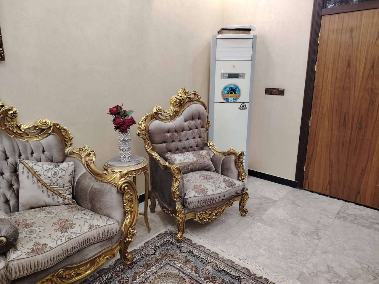 تخم مصري دمياطي خشب زان والطبلات ويا الوسطيه والستولات عشر مقاعد أخو الجديد و كولش نظيف مكانه شارع فلسطين رايدي بمليون و750


**إذا كنت صاحب هذا الإعلان وتريد حذفه لأي سبب، رجاءا أرسل رسالة إلى الدعم الفني**
