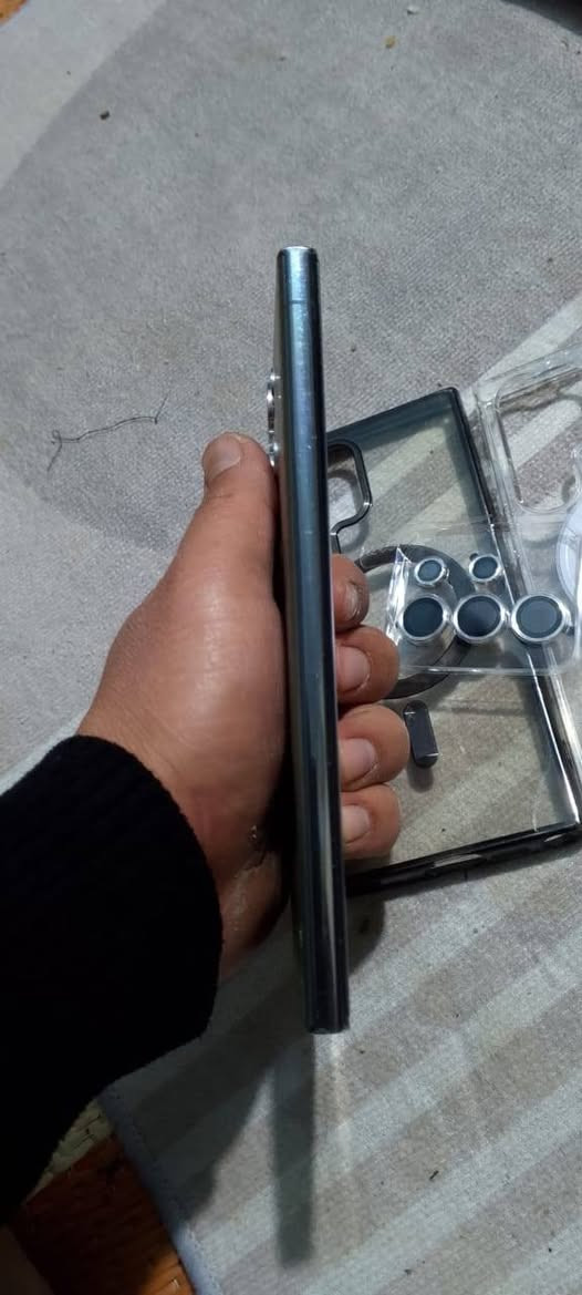 السلام عليكم  اس23التره ذاكره 256
جهاز نضيف مثل ماواضح بصوره 
  ملحقات كفرين وعدسات كامرات
جهاز بدل ضهر اصلي  سعر625قفل مكاني حله 
***********  بي وتساب
