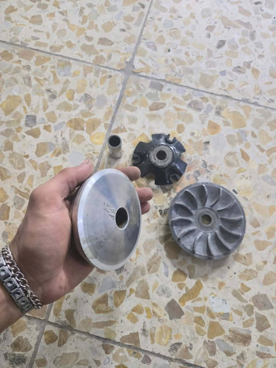 زوج كلجات الامامي جيسو هاون خرز كبار والخلفي دو شي سبرنكه جبيره
وكور جيسو عل شغل ونضافه فول

السعر خاص


**إذا كنت صاحب هذا الإعلان وتريد حذفه لأي سبب، رجاءا أرسل رسالة إلى الدعم الفني**