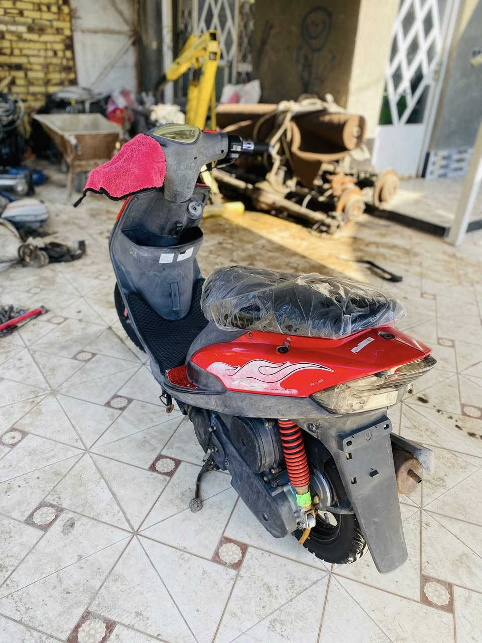 سلام عليكم للبيع او مراوس بوليس مسطره او فله
كفاله عامه مكينه مامفتوحه برغي بيه ***********
