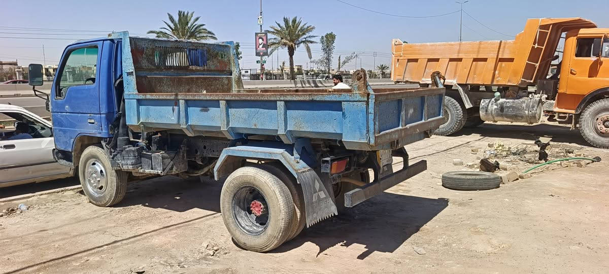 للبيع كنتر مازده قلاب موديل 94 سياره مكفول كفاله عامه ستفسار *********** مكان السياره نجف
