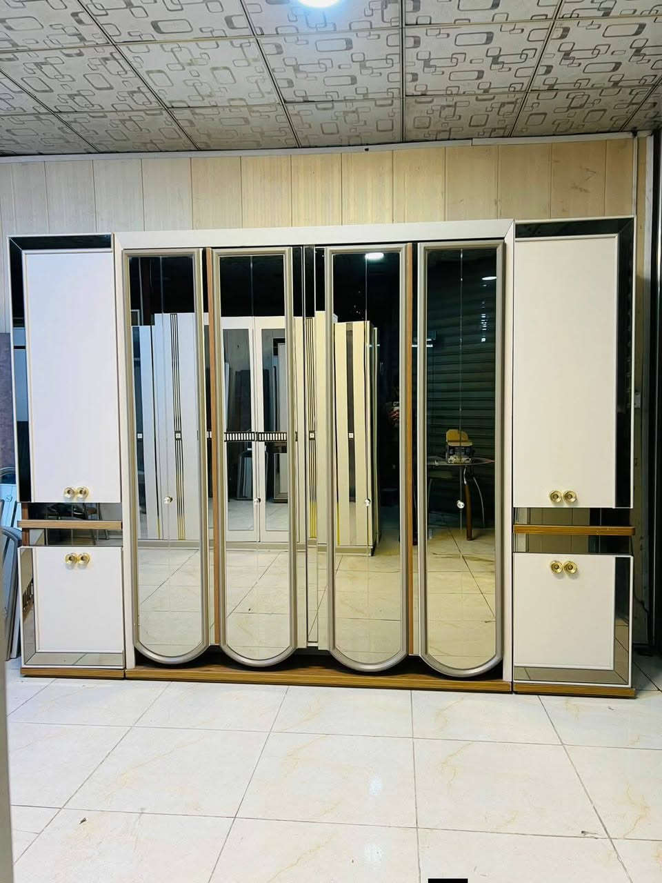 الاناقه وفخامه كوله بهاء موديل راقي 850معه شد ونقل داخل بغداد مجانا للحجز واتس ***********
