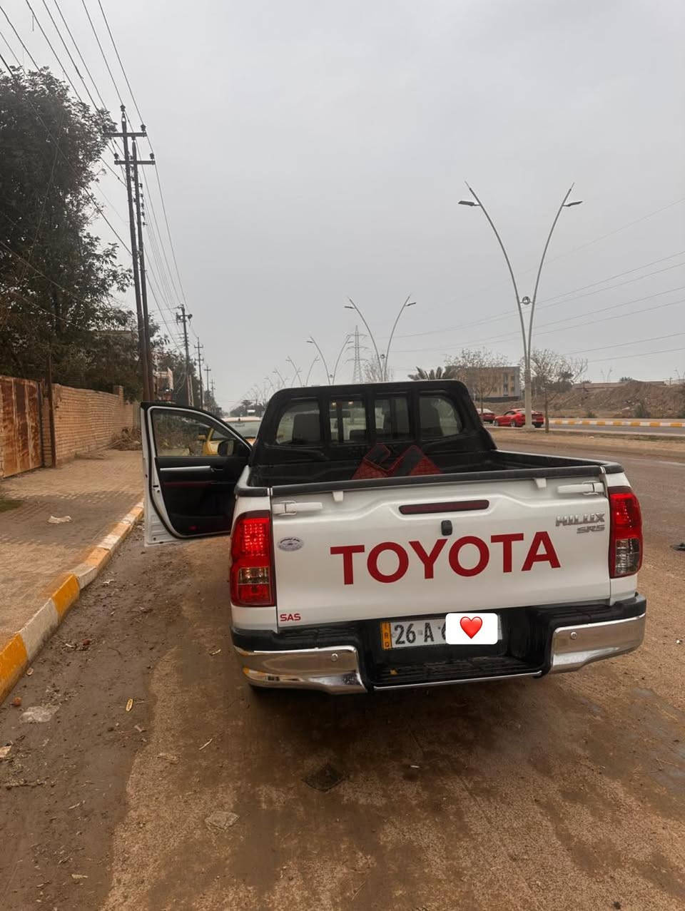 السلام عليكم
سياره تيوتا هايلوكس ساز موديل 2025  ماشيه 2500 السياره سعرها جدا مناسب سعرها بس ٢٨٨ شراء او مراوس بموديل 25  اي سياره أمريكي او نقد السياره بوضع الشركه مبدلها قطعه وحده مبدل بنيد ما مصبوغ مال شركه السياره زيرو بعدها عنوانها صلاح الدين سامراء 
الاستفسار على الرقم ***********
