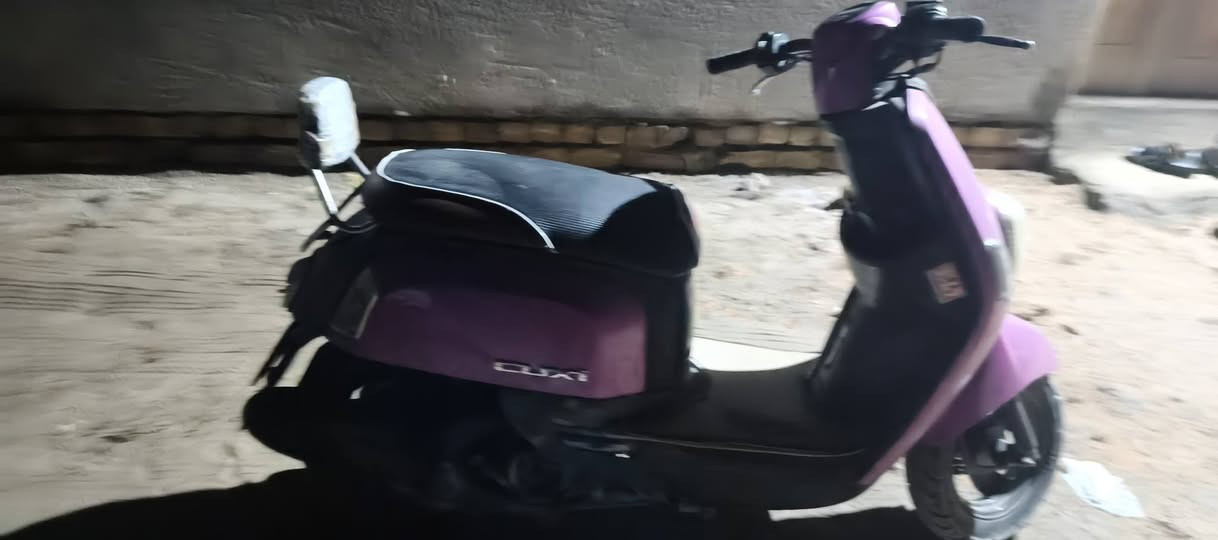 السلام عليكم دراجه بوليس نوزل نضيفه ما مفتوح السعر ٨٠٠بيه مجال لطيبين تواصل ***********الرقم الول خط الثاني وتساب *********** مكاني الناصريه المركز سديناويه
