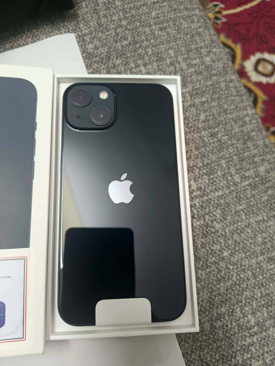 ايفون 13عادي جديد مستخدم 20يوم
بعده بلضمان 
اذكره 128
بطاريه 99
جديد جديد  مكان المنصور 
سعر 530وبيه مجال  ***********واتساب
