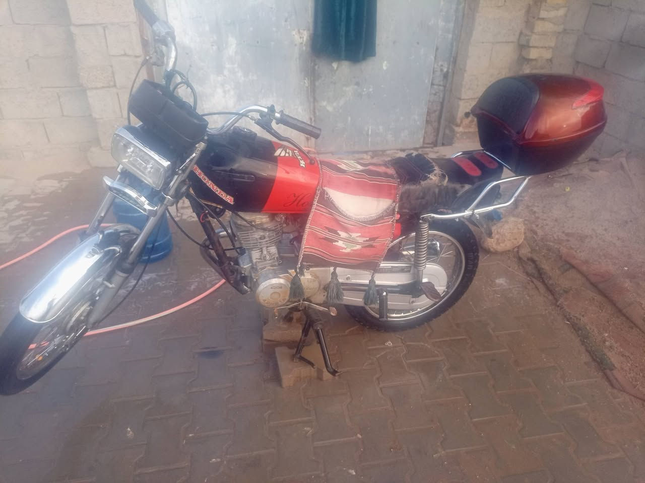 سلام عليكم مرخصد مدير الكروب دراجه اربعه كير كامله كله شقاله شلعه حلوه مكاني صويره بدون وراق مكفوله من سرقه وراقه بسمي وضاعن بكفالتي من سرقه رايده 250 مامتواجد عالفيس  قله ***********
