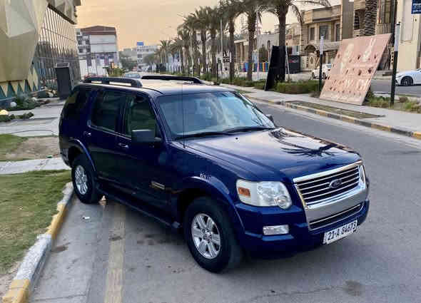 السلام عليكم 
للبيع 
فورد اكسبلورر2008 كلين بدون صبغ فقط دعاميات + بارد خفيف جدا ممبين 
مكينه سته سلندر
خمسه راكب 
قطعتين تبريد 
فور ويل 
تحكمات ستيرن 
كشن سايق كهرباء 
شاشه اندرويد+كاميرا 
رقم سلميانيه الدولي جديد 
تحويل ثاني يوم 
السعر 11000$ وبيها مجال
مكان السياره بغداد اليرموك اربع شوارع
***********
