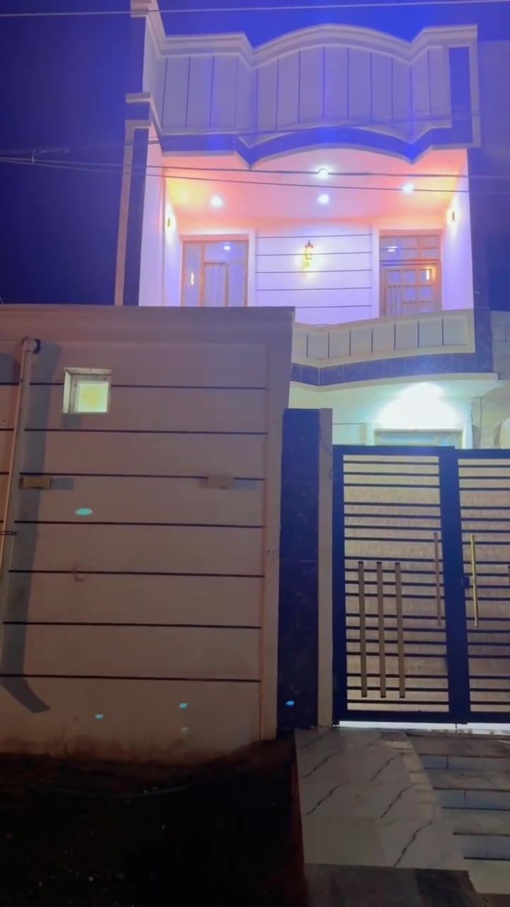 بيت للبيع 
المكان كورنيش التأميم زراعي سند ٢٥ تحويل مباشر ومعاملته داخله بالبلديه بأسمي … ١٥٠ متر نزال ٣٠ ووجه خمسة طابقين بناء حجر سنة ٢٠٢٥ … ثلاث غرف نوم اثنين طابق ثاني ووحده طابق اول وثلاث حمامات داخلي وخارجي وواحد طابق ثاني … سطحين حراريات طابق وطابق ثاني شتايكر …  ديوانيه سته طول وعرض ثلاثه وصاله خمسه في اربعه ونص … مجهز بتانكي ماء ابو ٣٠٠٠ لتر وسخان ابو ال٢٥٠ لتر ومناور عدد اثنين كل منور ثلاثه في متر وعشرين وسبالت اثنين وكاونتر مطبخ المنيوم وستائر ملكيه … كل هاي الغراض مع البيت  … 
التفاوض مع صاحب البيت 
***********

