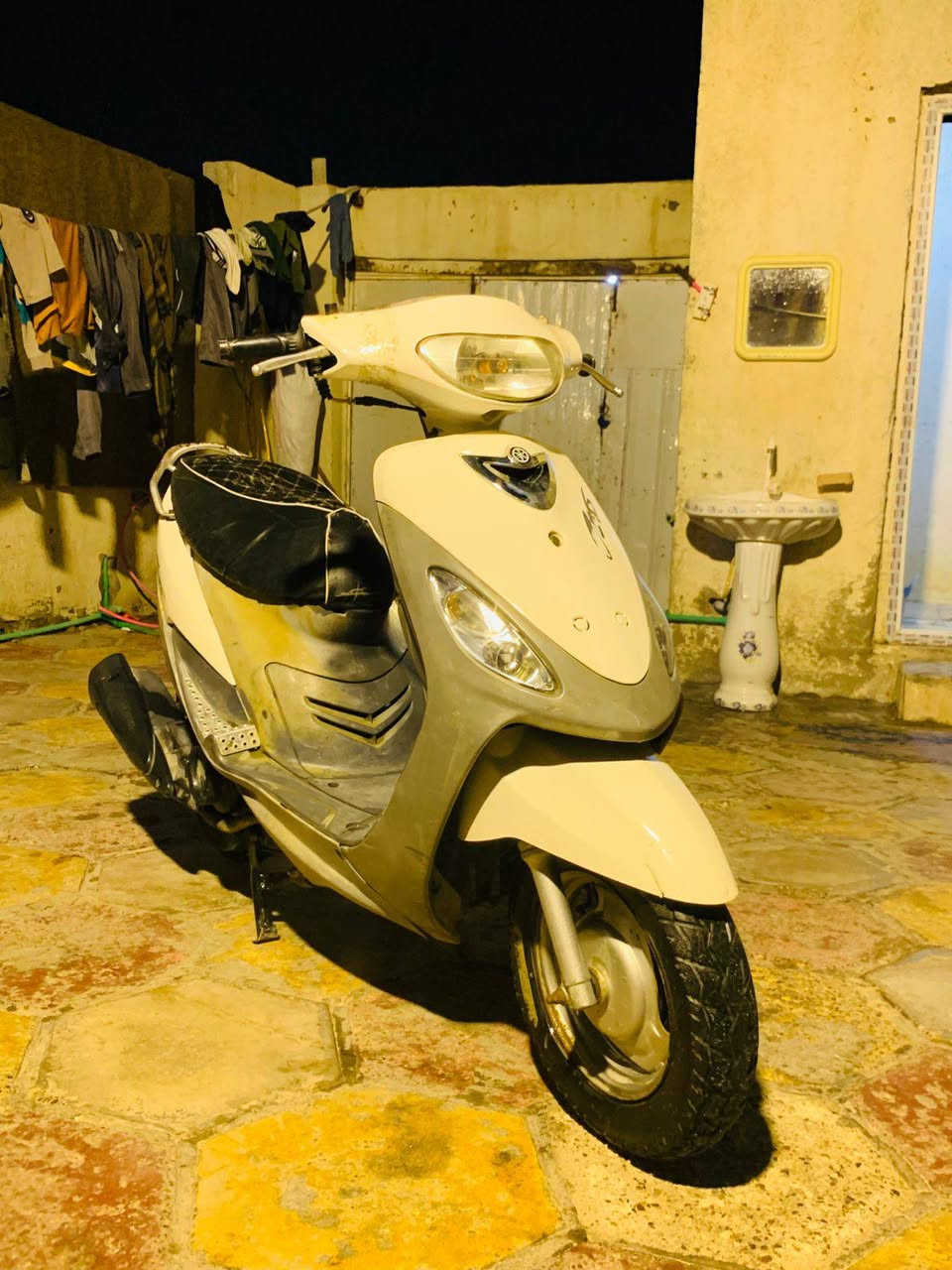 سلام عليكم دراجه ماكس قجمه للبيع بلاد 49 سلف هندر كهربائيات كله شغاله لاتكلي مفتوحه  مادري بيه والله تعال وفحص مكاني بصره حيانيه جمعيات سعره 550 رقم *********** اتصل وتدلل
