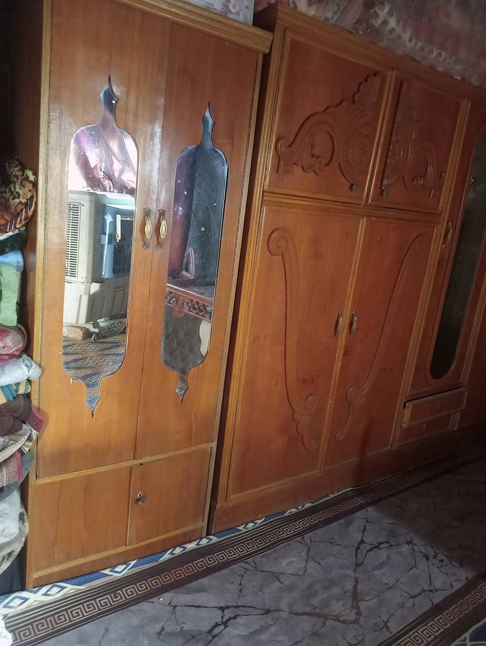 سلام عليكم غرفه خشاب البيع سعر 500 بغداد المدينه رقم ***********
