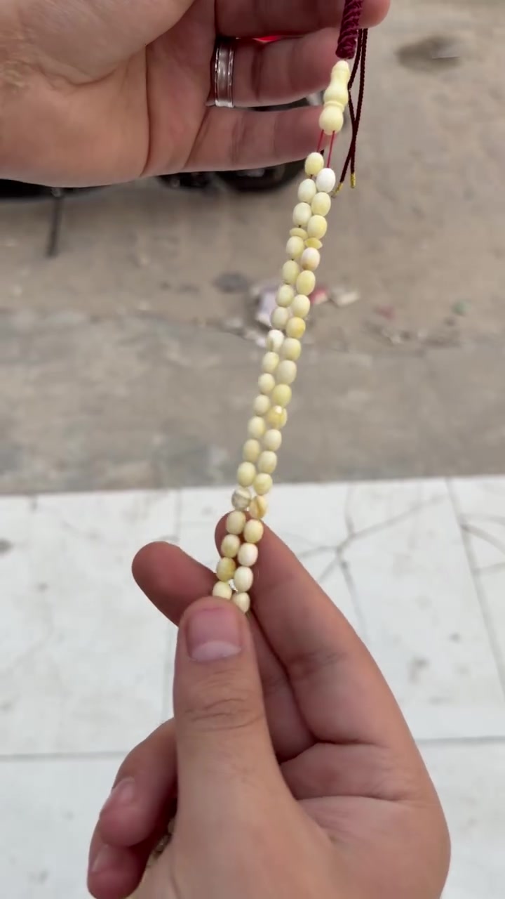 السلام عليكم
سبحة كهرب حر طبيعي كصه بيض حمام سيراميك بعسل قطعة بياض تبارك الرحمن مال كويت 🇰🇼 قطعه مرعبه 101 وزن 12 غرام اسعارها معروفه اني ابيعلك جوه السوك كله الغرام ب 8$ شراي اتصل او راسلني واتساب رقمي ***********
