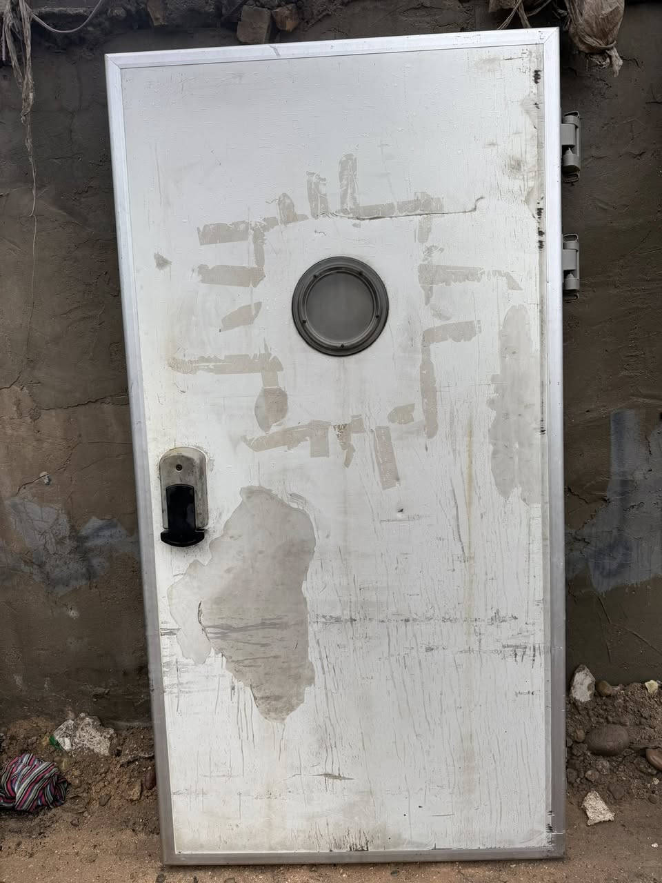 سلام عليكم بسب الوعود الكاذبه تم النشر جهاز 15 طن نظيف وا شغال هوه وا البورد وا باب مال براد الطول 210 وا العرظ 110 واهاذا صاحب الجهاز ما متواجد عله الفيس ***********
