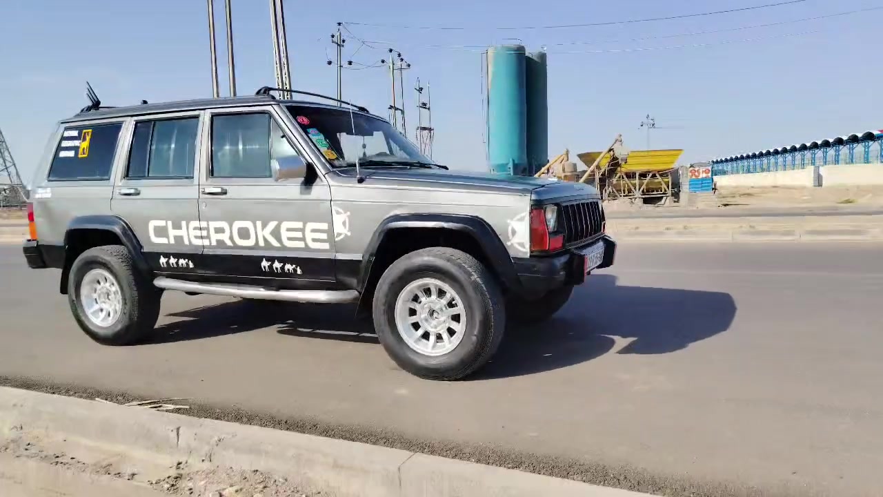 جيب شخاطه موديل 91 رقم بغداد دولي تحويل مباشر محرك وكير ففتي تبريد شغال تخم تاير حداديه كهربايات كلها شغاله ريموند سنتر لك شغال لايت زنون  جام يصعد وينزل سياره مصبوغه جماليه سياره حلوه مال جناي  للبيع السعر 35 وبيها مجال للطبين رقم الهاتف *********** مكان السياره ناصريه قضاء الدوايه
