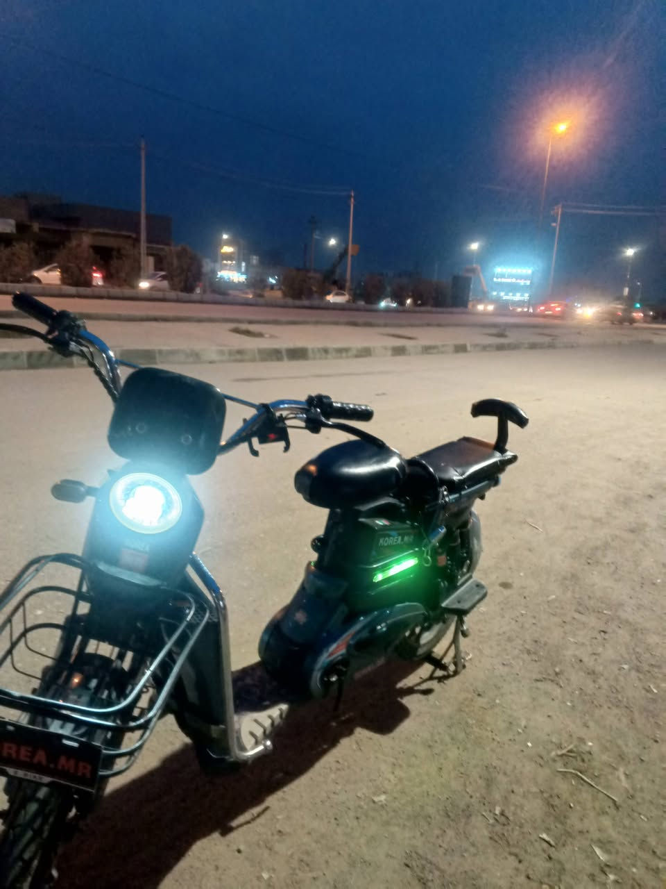 ماطور شحن حجم 20 بطاريات امبدلا جديد سرعه 99 حقيقي 60 ماطور نضيف 
سعر 250 رقم***********
