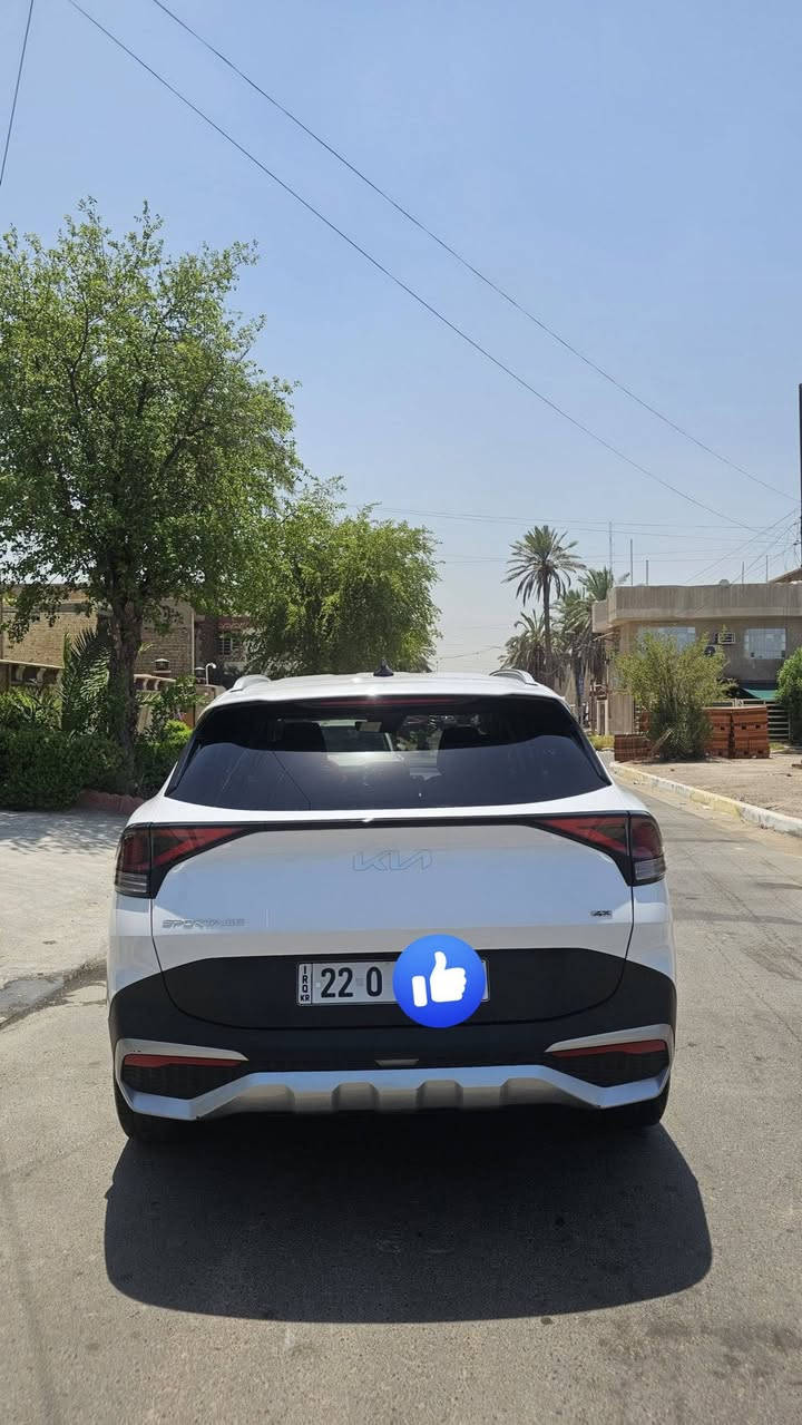 السلام عليكم للبيع kia sportage 2024 - EX امريكي 
مواصفات السيارة ( كشنات جلد تدفئة ، بصمة وتشغيل عن بعد ، تحديد مسار ورادارات ، توقف تلقائي ، شاشة متصلة ) مواصفات Ex 
حادث السيارة بجم ، مبدل البنيد والجاملغ مطخوخ قليل بس سليم ، السيارة بيها خسفة بسيطة كلش بالبنيد هذي بسبب التحميل وحنشر صور السونار اول ما اشتريتها ) 
السيارة ماشية 74 الف كيلو 
السيارة لغد وشواصي مكفولة ومكينة وكير كذلك وبيناتنا السونار جديد تجي تفحص السيارة وتشوفها 
السيارة نضيفة كلش وحلوة 
السعر 205 ورقة وبيها مجال بسيط حق الجية 
رقم اربيل وتحويل مباشر 

مكاني شارع فلسطين رقمي بيه واتساب اذا تحب 

***********

