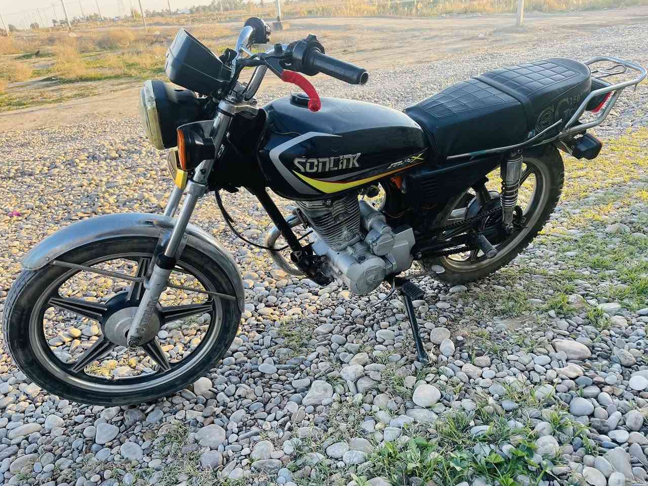 سيفان للبيع موديل 20 كامل كهربائيات أوراق محرك نشط السعر 300 وبي مجال مكاني ديالى سراجق شراي تصل وتدلل ***********
