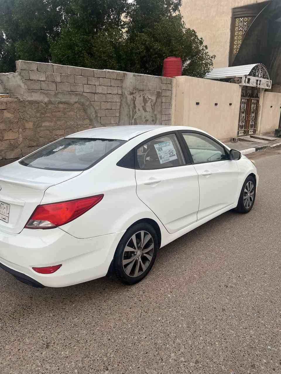 السلام عليكم سياره اكسنت للبيع                                                           موديل 2016خليجي
السياره سنويه لحد27
السياره جاهزه مكينه كير 
حداده تايرات السياره كفاله عامه 
بس كفع صبق القماره وصار شلون الزنجار 
وصبقت السياره عام علمن كفاله من الضربه 
مكينه 1600دوش العنوان البصره مركز 
السعر 85وبيهه مجال قليل للتواصل 
***********
