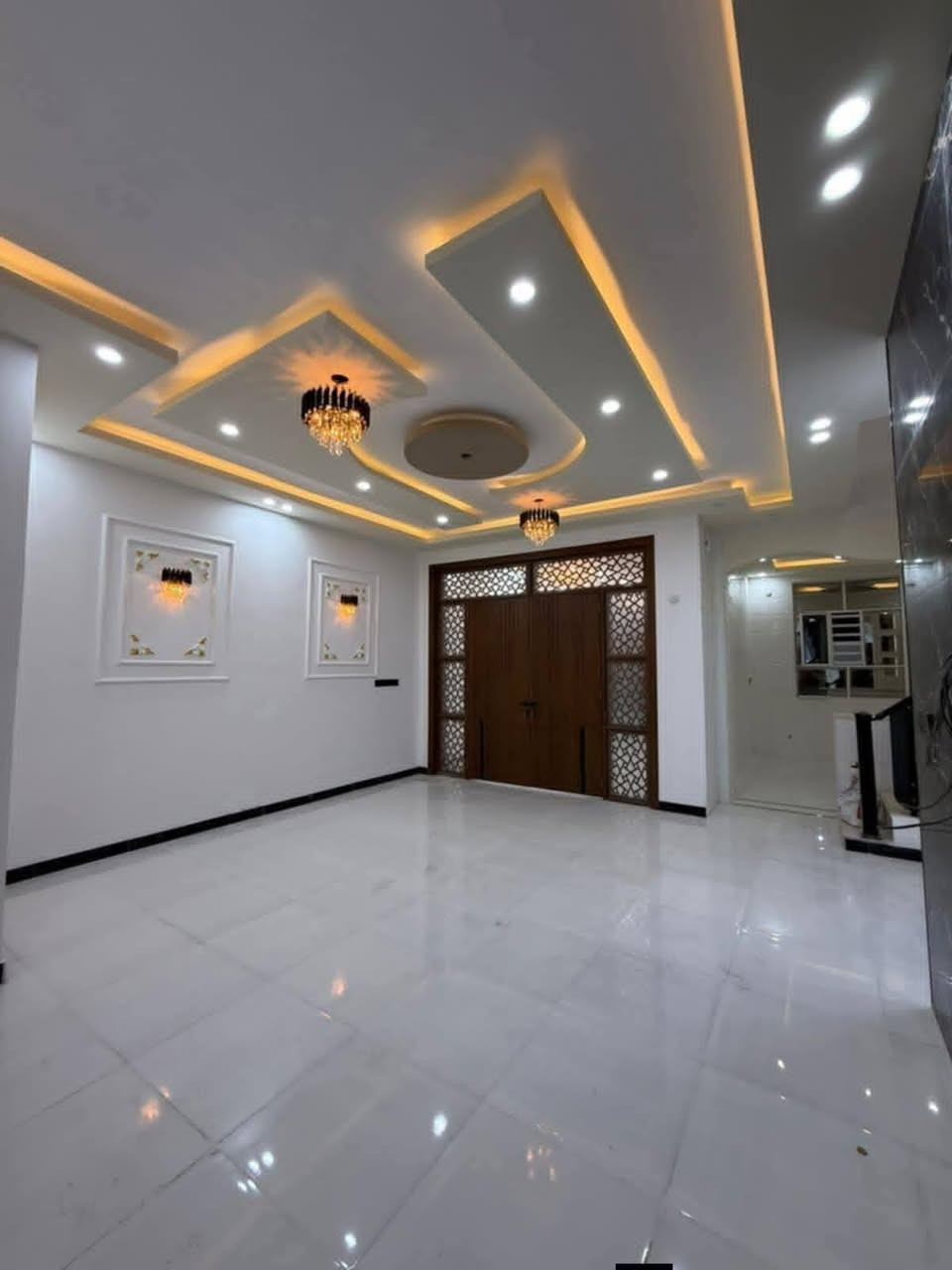 317يعلن {{مكتب بركات الحسين عامود 317}} البيت قريب عل شارع كلش
مساحه150 متر #طابو_زراعي  سند ٢٥

🤑 سعر والوحده لبيت 59🤑وبيه مجال  🤑  متجاورات

تفاصيل لبيت (( موجود🎥📷 فيديو كامل للبيت
غرفه نو2// مطبخ// صاله// استقبال// صحيات خارج وداخل 

عنوان البيت  نجف مقابل ملحق قرية لغدير 317

بناء ممتاز// اساس وسقف صب 
طابوق 🧱 جمهوري

كل البيت #سقوف_ثانويه

كل الخدمات موجوده 
مدارس 🏫 سوق #تبليط 

مقابل  قرية الغدير  ***********واتساب
