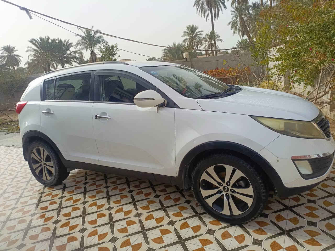 سورتج 2012 خليجي
جاهزه من كلشي وبأسمي وبيها فقط قبق الجنطه مصبوغ بدون اي ضرر بالعظم 
السعر 140 وبيها مجال
***********
