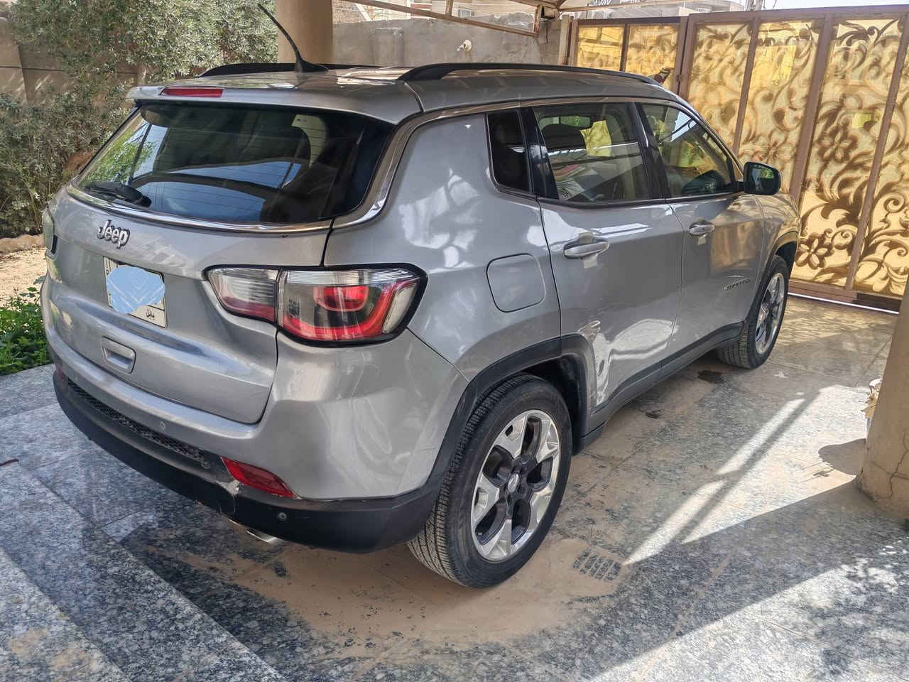 كومباس 2018 لمتد وارد امريكي تو ويل  وليس دفع رباعي
# فول مواصفات عدى الفتحه :
- مكينة 2400
-كير 6 نمرة
-قطعتين تبريد
-بصمة تشغيل+تشغيل واطفاء عن بعد
-شاشة كبيرة +كاميرا خلفية
-جنطة كهرباء فتح وغلق  عن بعد
-اوتو بارك + سايد بريك دكمة
-مانع انزلاق
-كروس مثبت سرعة
- رادار امامي مثبت مسار قيادة ذاتيه
-كشنات جلد + تحكم كهربائي كشن السايق
-اشاير مري +مؤشر نقطة عمياء

#السيارة ماشية 90 الف ميل
 قابلة للزيادة
#كير ومكينة وشاصي وبنيد  كفالة
#ايرباك ودواخل سليمة100٪ بدون ضرر

#ضررها بامريكا ضربة بالجنطة + سرقة المزادة الامامية اليمنه  السيارة  بدون تبديل اي قطعه عدى المازدة اليمين  وصور الحادث مرفقة 

# مكان السيارة ديوانية / الرقم  بابل تداور جميع المحافظات

السعر154 ورقة قابلة للتفاوضل
للتواصل وتفاصيل اكثر ***********
