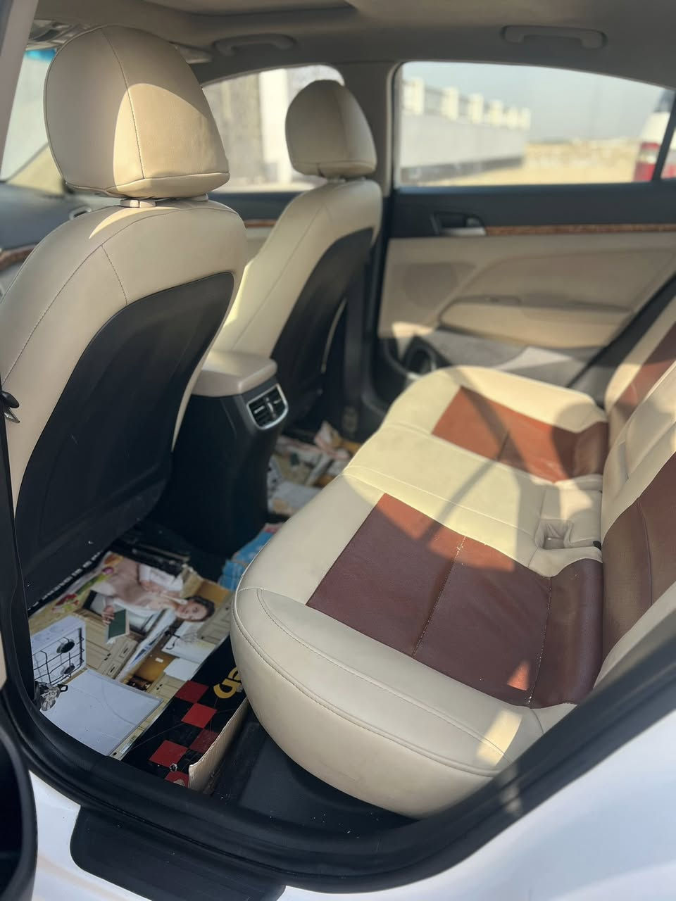 السلام عليكم النترا ١٨ خليجي فول مواصفات عدا البصمه رقم انكليزي بصره سنويتها لل٣٠ نضيفه ومامتعوبه ماشيه ١٥٠  بيها جاملغ امامي  السعر 137 وبيها مجال ***********
