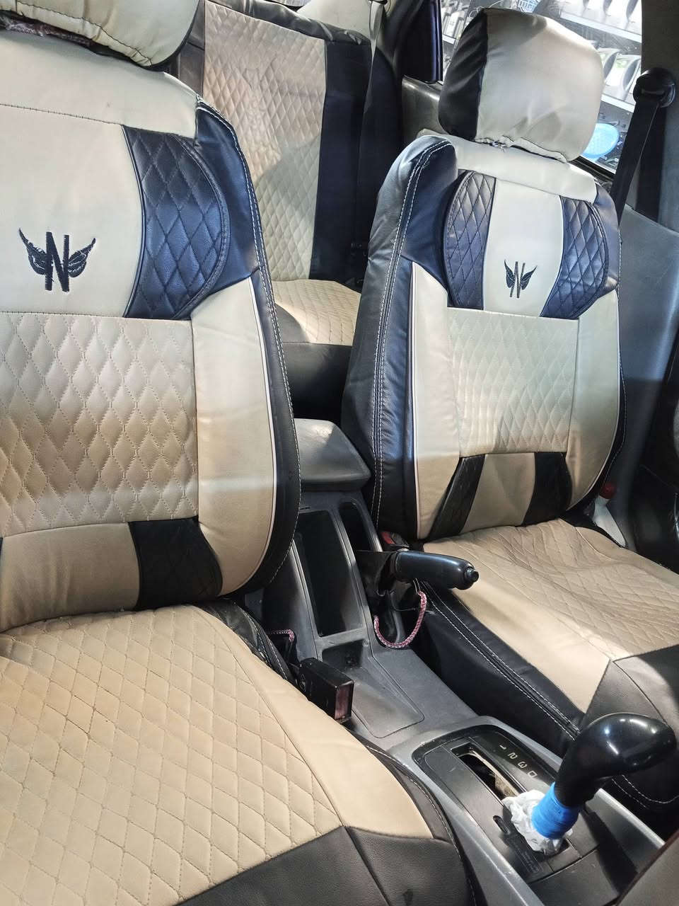 سلام عليكم 
سيارة دايو نوبره  النظافه كما موضحه امامكم 
محورة مكينه كورلا ياباني سيارة مكينته ناعمه 
مكاني نجف حي الميلاد شارع مزرعة سيد علي
السعر 31 وبيهه مجال للشراي  
للستفسار رقم الهاتف ***********
