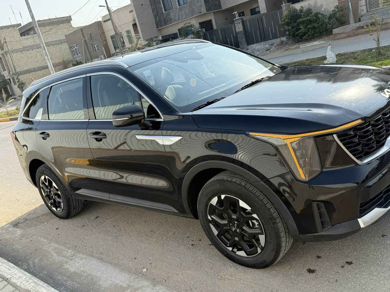 السلام عليكم سورنتو موديل 24. رقم اربيل. تحويل
وكاله شرط. حادثه بنيد فقط. بدون اي دواخل. 
موصفات. بصمه. شاشه كامره. هند بريك بصمه. 
كشنات تدفئه. 4 انظمه قياده. 7 راكب. شحن للسلاكي. رادار امامي. وخلفي. وحانبي. توقف ذاتي
اشاير مري. لد نهاري. زنون. 4 عدسات. 
محرك 2500. 
السعر 250 وبيه مجال بسيط
***********
مكاني بغداد الدولعي
