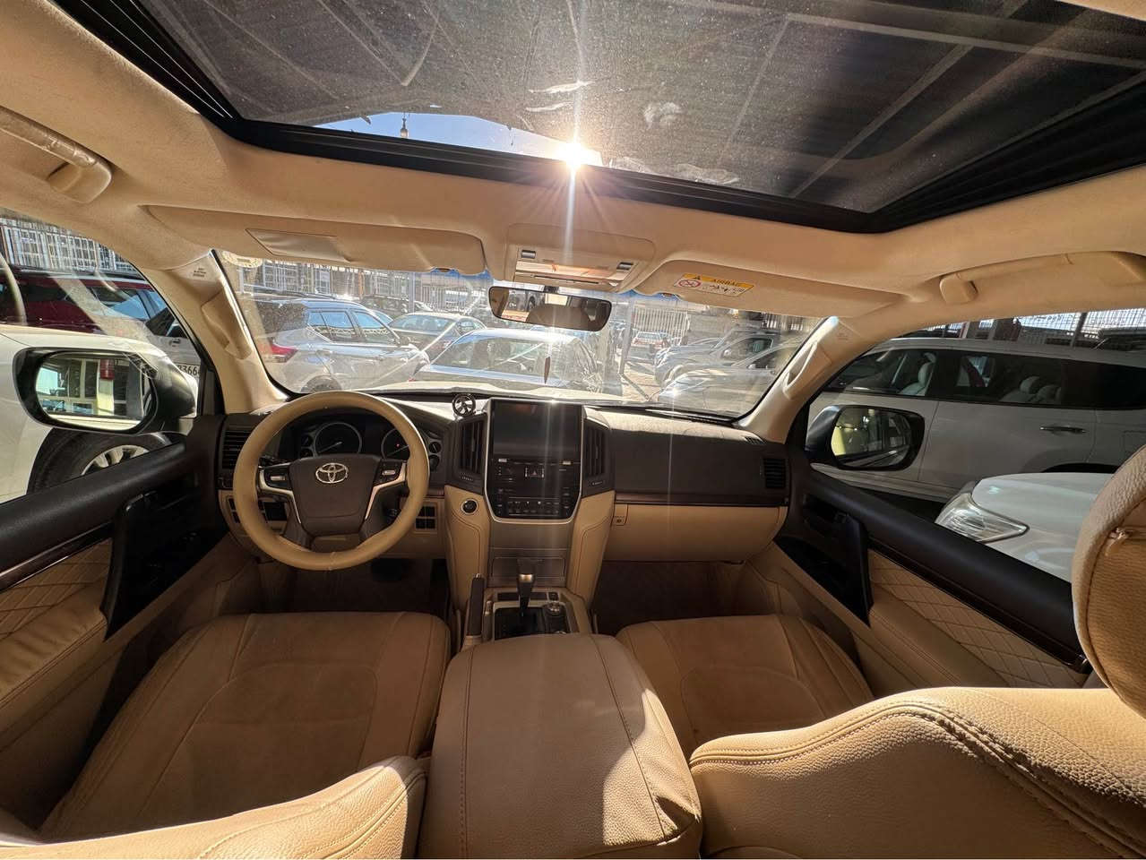 تۆیۆتا لاند کرۆزەر ٢٠١٩ 
Toyota Land cruiser 2019 gxr grandturing
سەیارەکە زۆر پاکە و بێ کێشەیە رەقەم هەولێرە بە ناوی خۆمانە سەیارەکە هی مەحرەز نیە زۆر پاکە و بێ کێشەیە 
دینارێک مەسرەفی تێدا نیە تاخم تایەی تازەی بۆ بەسترایە دینارێک مەسرەفی نیە هەموو گیانی پاکە 
بێ بۆیاخە جێەکی بچوکی ساردی هەیە هی باس کردن نیە بەلام بێ منەتین لە مالەکە ماوەی رۆشتنی ١٩٤ هەزار کم گێر و مەکینە و کارەبایاتی بە شەرتە 
ناو گێجی لگزیزە سندوقی کارەبای و شەفتە دوو بەسمەی شەریکەی لەگەلە شەغالە 
تەقە و رەقەی نیە شەش پستۆنە کوشن جلد و کارەبایە بەرگی ئەسلی تێ گیراوە و بەرگی بیلادیەکەی لۆکە سەیارەکە هەموو گیانی بە شەرتە  
نرخی داوای ٤٨٥ وەرەقە و مەجالێکی کەم سەیارەکە پاکە 
وە تکایە ئەگەر موشتەری نیت سەرمان مەیەشێنە گۆرینەوەش ناکەین 
بۆ زانیاری زیاتر ٥١٦١-٧٠٠-٠٧٥٠ 
سەیارەکەش هی مەحرەز نیە. هی خۆمانە أربيل, العراق


**إذا كنت صاحب هذا الإعلان وتريد حذفه لأي سبب، رجاءا أرسل رسالة إلى الدعم الفني**
