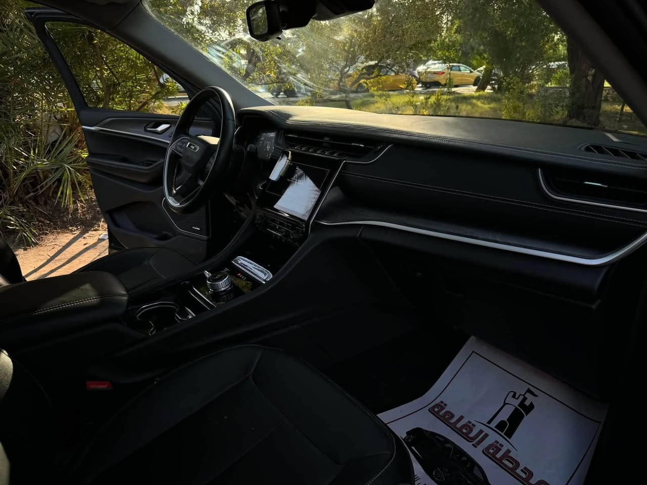 جيب كراند شيروكي 5 راكب لمتد
الموديل: 2022 وارد امريكي

المحرك:   V6 3.6L

العداد 67 الف

المواصفات:

* دفع رباعي 4x4. 

* رادار امامي مع مانع تصادم. 

* تحذير الخروج عن المسار . 

* تحذير النقطة عمياء  .

* نظام تحذير عند التقاطعات.  

* نظام تقليل الضجيج داخل المقصورة. 

* إنارة محيطية. 

* تعديل وضعيات مقود السائق كهربائيا. 

* مرايا تعتيم ذاتي. 

* سقف بانوراما.   

* شاشه كبيرة 10.1 انج . 

* نظام الخرائط (GPS).

* لوحة القيادة بقياس 12 أنچ. 

* كير شفتر بالستيرن. 

* المصابيح الأمامية LED.

* كشافات الضباب LED. 

* دخول ذكي. 

* بصمة على 5 ابواب للدخول الذكي. 

* تشغيل عن بعد.

* الصندوق الخلفي كهربائي.

* ذاكرة لحفظ وضعيات الجلوس للسائق. 

* المقاعد الأمامية كهربائية.

* المقاعد الأمامية تدفئة.

* حساسات امامية. 

* حساسات خلفية. 

* 5 راكب.

* مكيف خلفي

* تدفئة ستيرن. 

* مانع تصادم خلفي.

* بلوتوث تلفون. 

* محدد سرعة. 

* نظام التشغيل والاطفاء الاوتوماتيكي ( Auto Start System ).

مكاني بغداد / جميله 

للاستفسار الاتصال على الرقم ***********
