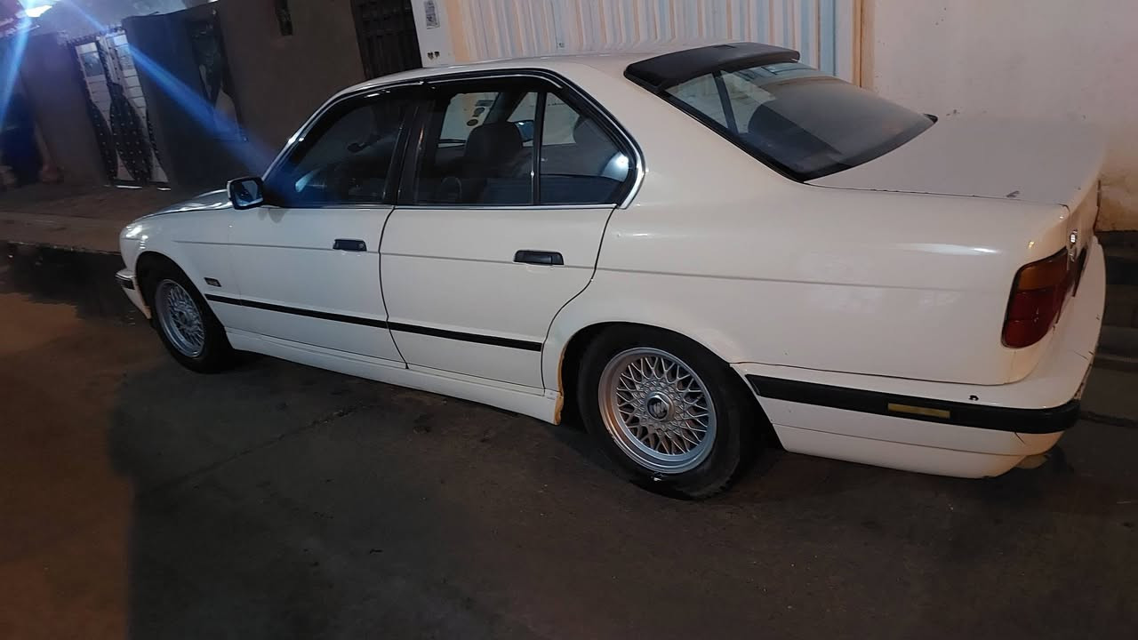 سلام عليكم BM 535 السيارة مناقصها برغي غرفتها جديدة 
صبغ جديد محرك ٦ 
ترايك وين مايعجبك 
اريد مراوس بكمارو


**إذا كنت صاحب هذا الإعلان وتريد حذفه لأي سبب، رجاءا أرسل رسالة إلى الدعم الفني**