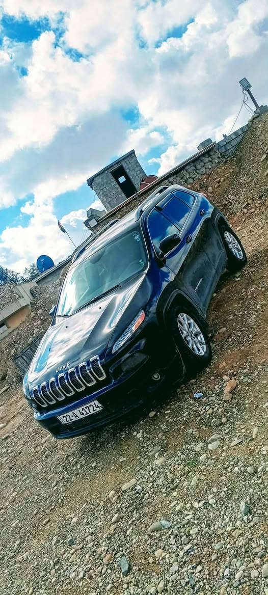 جێی شیرۆکی2017ی تاک ئەکسل دوپارچەی بۆیاخە چەمەلاخ و بۆنیت بۆیاخە ناوی نەگرتووە ئێرباگ سیستەمە گێرو مەکینە بەشەرت نرخی125گەڵاو مامەڵە ساڵانە و ژینگەی نوێیە ژ.م*********** رانية, السليمانية
