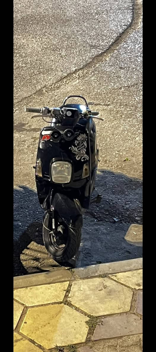 سلام عليكم دراجة بوليس كابريتر للبيع كلجاتها رياضي بلاد مكينه 55  بلاد مامفتوحة ابد  شلعه ومعدل  تقبط 110 كلوب زنون  هورنات سيدان  مامبدل بيها ايشي تجاري صالنصه اف ام كلشي شغال تاخذها وتطلع مكاني ميسان دور النفط  السعر 750وبيها مجال قليل للمراسله واتساب ***********
