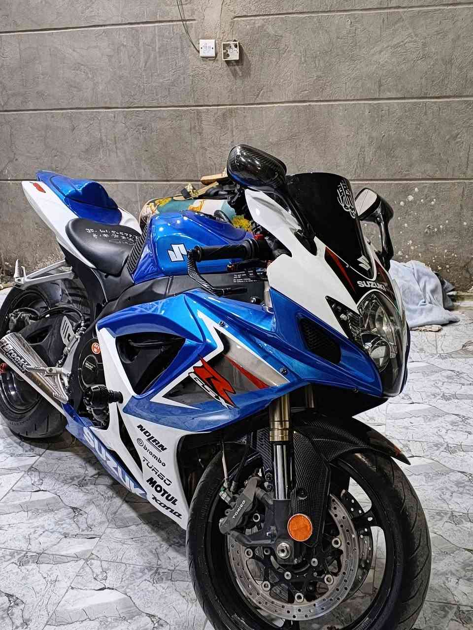 هلاوو شباب جكسر للبيع 2007 دراجه نضافه 95%
منفيس واوراقها كامله 
مبرمجه 3مودات 
تخم تاير ودامه كامله مناقصها برغي بيها اضافات هواي
سلايدرات اصليه 
قباقه مكينه كاربون 
جاملغ امامي كاربون 
قمبوره كشن 
صالنصه بروكس اصليه
مري كاربون ام الاشاره بلاديه 
لايت زنون
مكاني كوت مركز 
سعرها اخو البلاش 
***********
