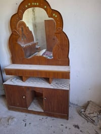 للبيع • غرفه نوم • ميز تواليت
