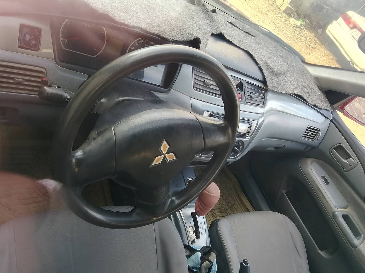 السلام عليكم
لانسر خصوصي رقم بغداد /د/ بأسمي /لون / ماروني/
2011 /محرك 1600
سياره كامله من كلشي مال جناي 
تبريد  تدفئه كهربائيات  اي نقص مابيها

فقط مبدل صندوگ اثر طخه 
سعر 90 مجال بصيط 
مكلف بلنشر 
ما متواجد علنت 
ه‍/***********
