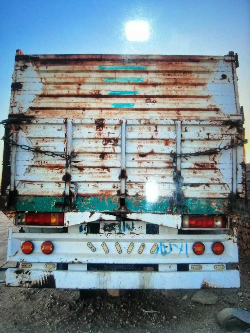 عربانه للبيع الطول 13,60شاصي الماني حداده سوريه ثلاث دناكير دناكير14مربع ثلااجه مطبخ صديك هوه كربأء جاهزه ع شقل كلش حلوه موجوده برمادي بناحيه الوفاء مكلف بنشر اتصال ***********
