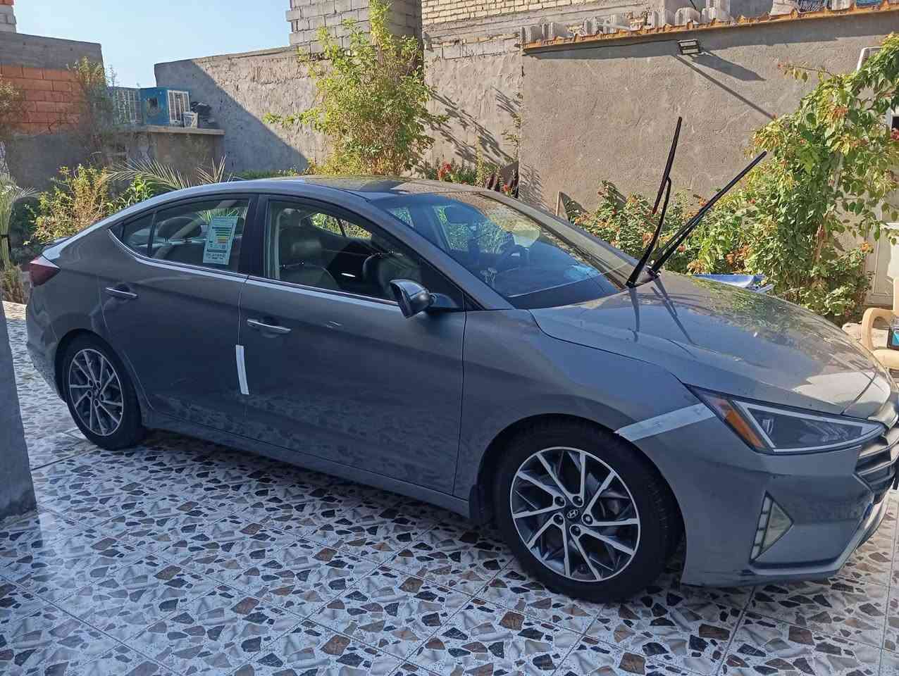 للبيع سياره النترا 2020 وأرد أمريكي ضرر جاملخ وبنيد بدون دواخل بدون ايرباك 
سياره تخبل فول ماعده الفتحه داخل جلد ماشيه 90 رقم اربيل الجديد باسم عراقي السعر 125 وبيه مجال للطيبين مكان السياره كربلاء للاستفسار الاتصال على الرقم التالي 

*********** ‏.        ‪***********‬‏
