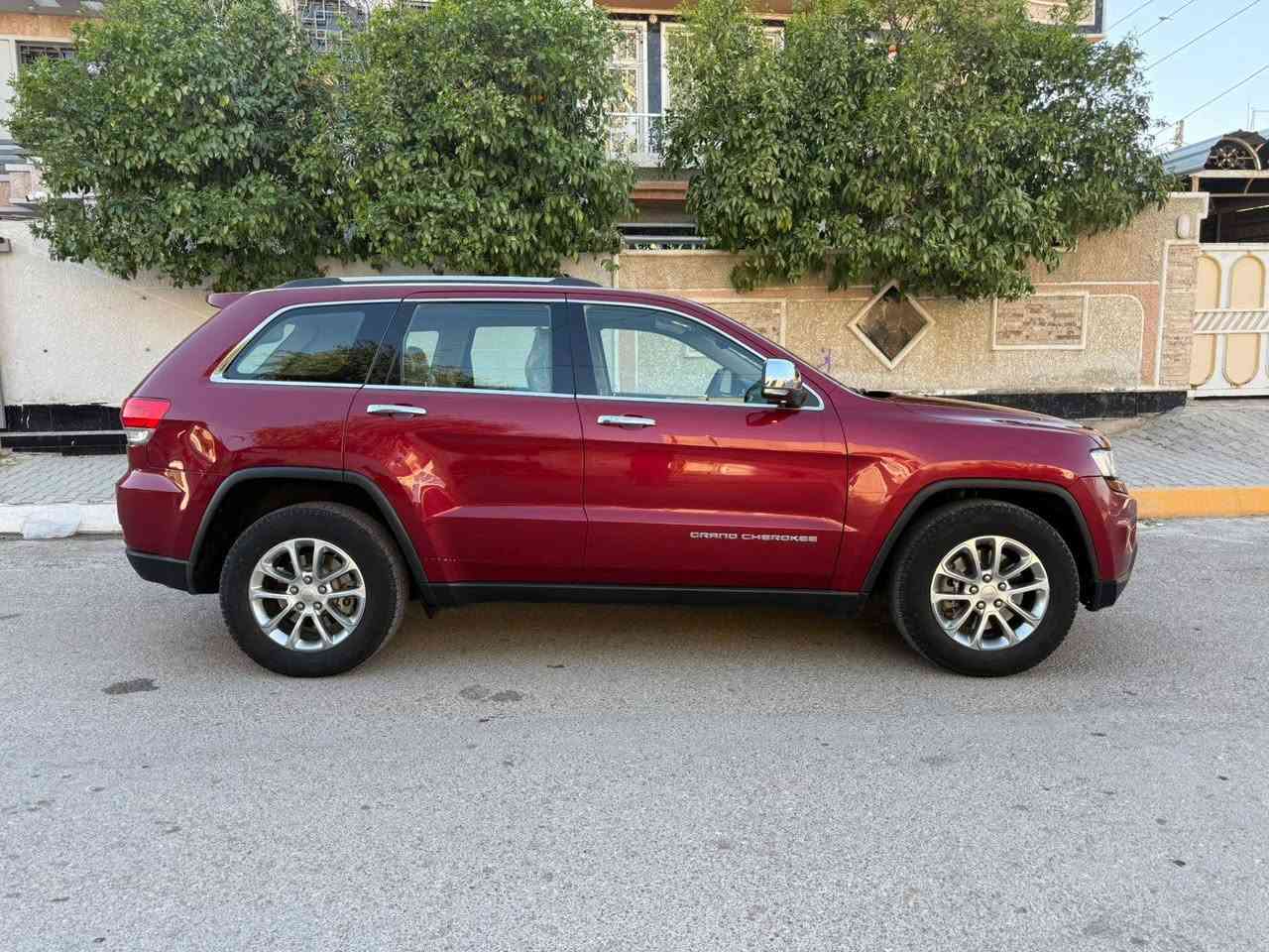 جيب موديل 14 خليجي ليمتد باسمي هزة وسنوية ورقم جدد فول مواصفات ماشية 90 ألف كيلو كير مكينة مكفولات صدر امامي  خلفي جديد تخم تاير جديد سيارة جديدة مال جني مكاني ديالى بعقوبة مراوس حسب القناعة للاستفسار ***********///***********
