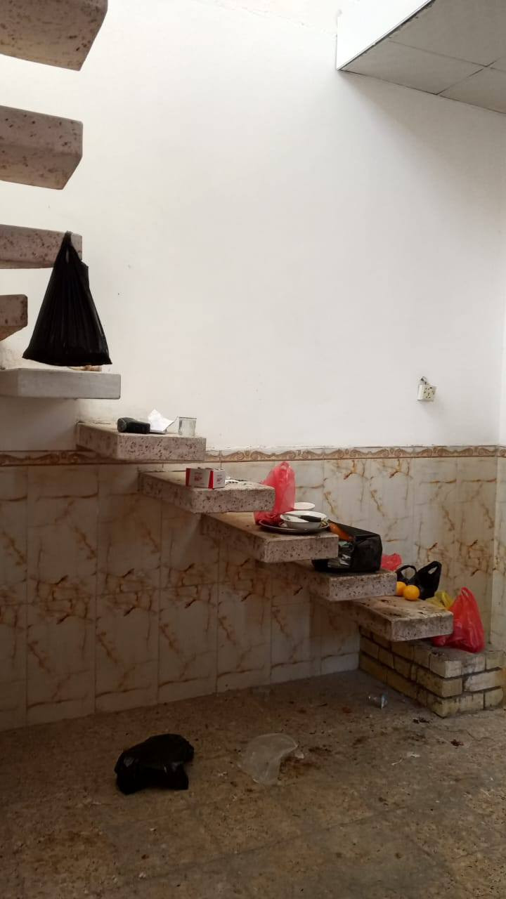 عروض #مكتب_الشكري_للعقار دار سكن 50 م 
🌍 الموقع :النجف الاشرف_  الكوفه شارع المطار السايدين شارع ميثم التمار 
----------------------------------------
🔳  زراعي سند 25
🔳 المساحه 50م
🔳دار سكن زراعي جاهز 
--------------------------------
🧾 تفاصيل البيت 🧾
البيت نظيف  الأساس والسقف كونكريت  غرفه وصاله  ومطبخ وتخاريج كاشي سيراميك صب كونكريت فوك جوه  
------------------------------
سعر البيع 22مليون وبي مجال  💷
☎️ للاستفسار 
واتساب ***********
***********
🛣️عنوان المكتب النجف الأشرف _ الكوفه شارع المطار السايدين مقابل جوهره العرب مباشرتٱ مكتب الشكري للعقار
 #الجميع
