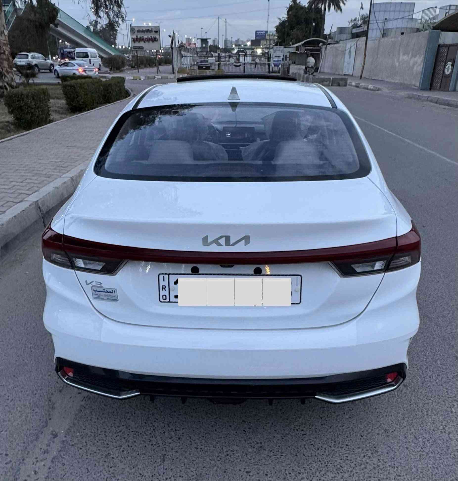 السلام عليكم
للبيع:K3 خليجي 
موديل:2023
ماشية: 59
اللون:ابيض
رقم بغداد 

مواصفات
1-اوتو هولد
2-هاند بريك دكمة
3-شحن واير ليس
4-فتحه قماره
5- كشنات جلد بيجي
6- شاشه كبيره
7-تحكمات ستيرين جهتين
8-مثبت سرعه
9-تحكمات قيادة
10-لد نهاري
11-دخول ذكي بصمه
12-المحرك ١٥٠٠
السعر  135 
***********
